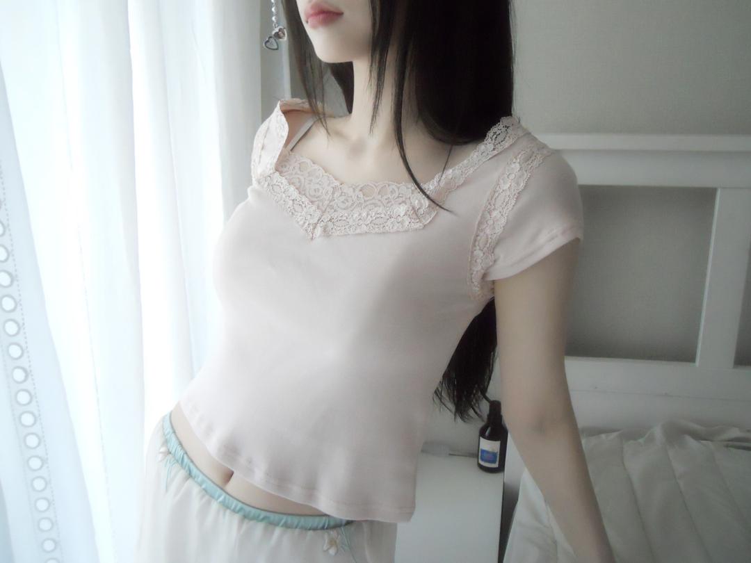rosalie tee