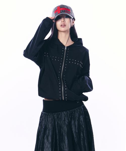 STUDDED HOOD WINDBREAK / BLACK