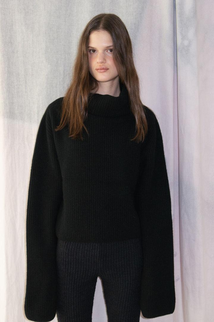 (SUSUMU)  KIM CASHMERE-BLEND SWEATER  | black