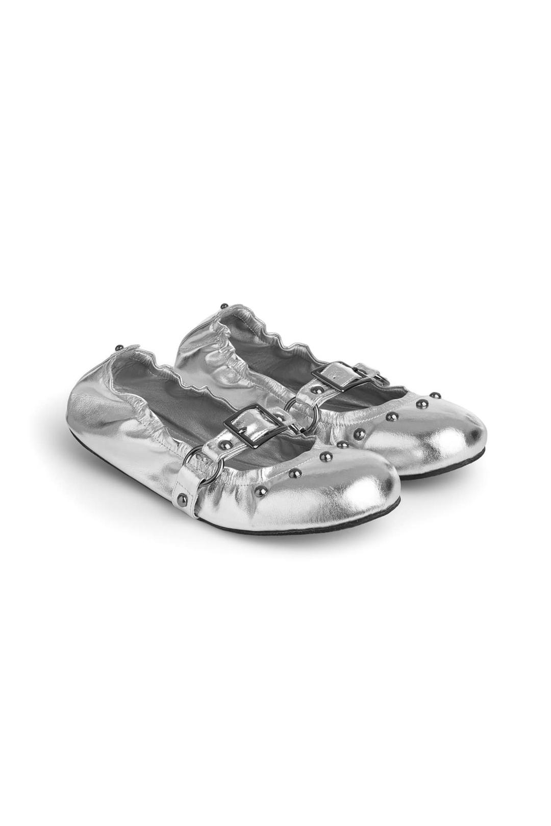 WRINKLED FLAT SHOES IN SILVER