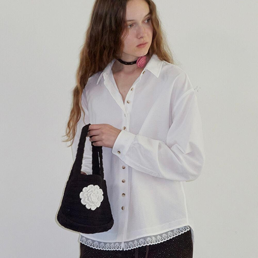 Lace layered shirt. Ivory