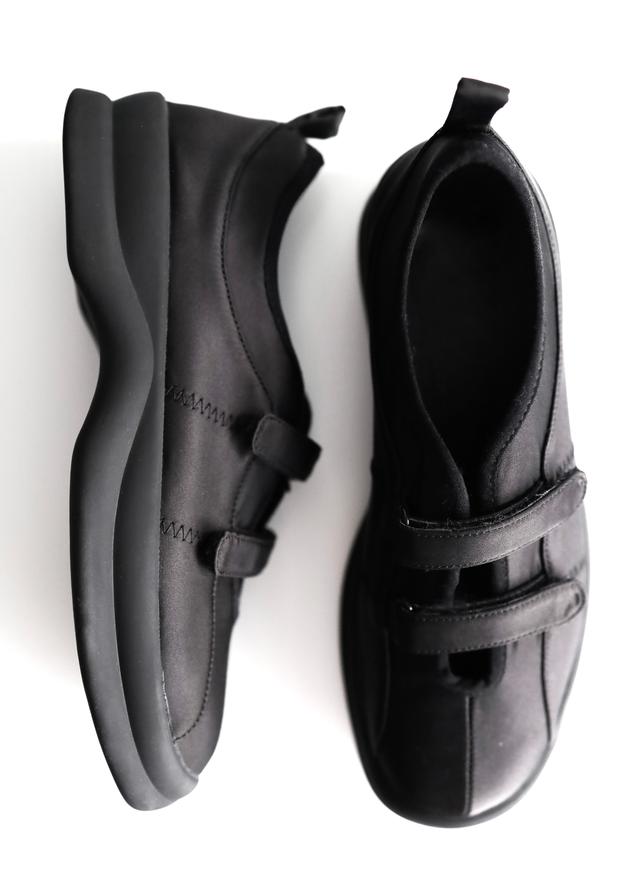 twin velcro sneakers
