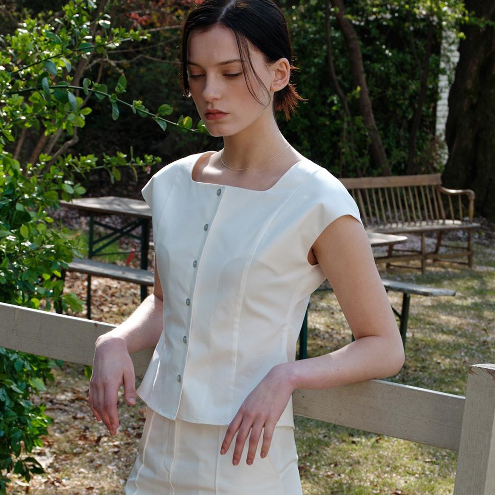 comos 1128 square neck blouse (white)
