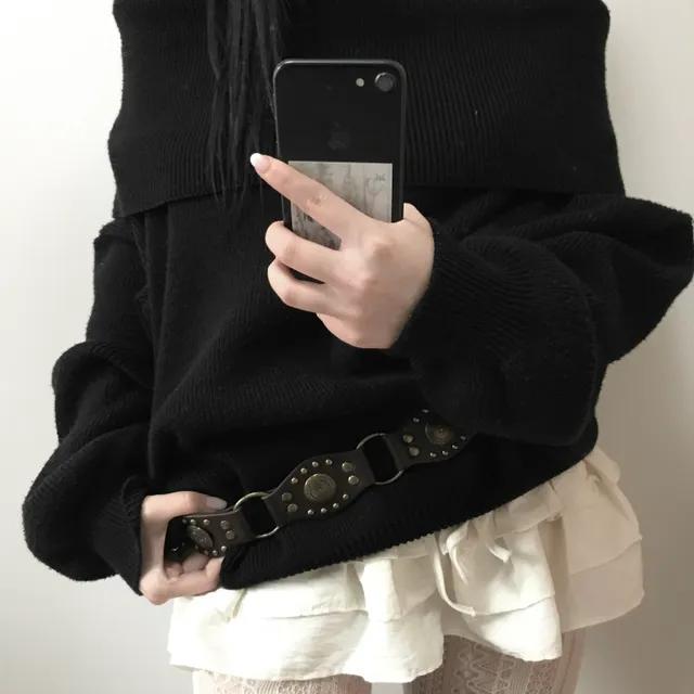 LOOSE OFF SHOULDER