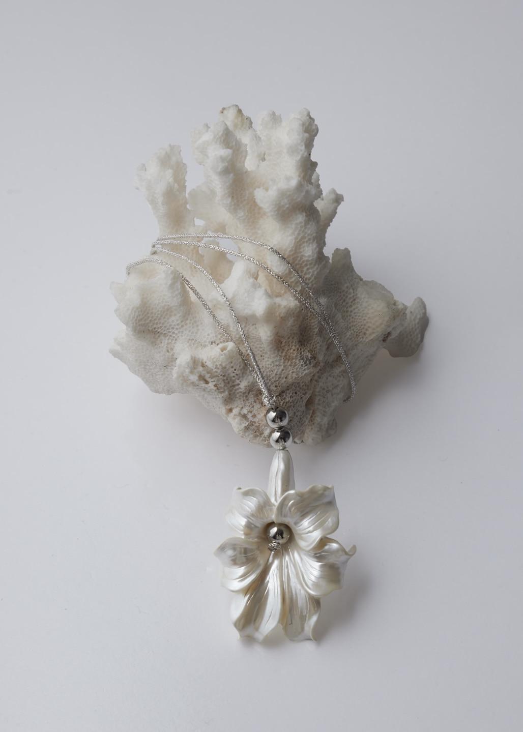 Lily drop necklace