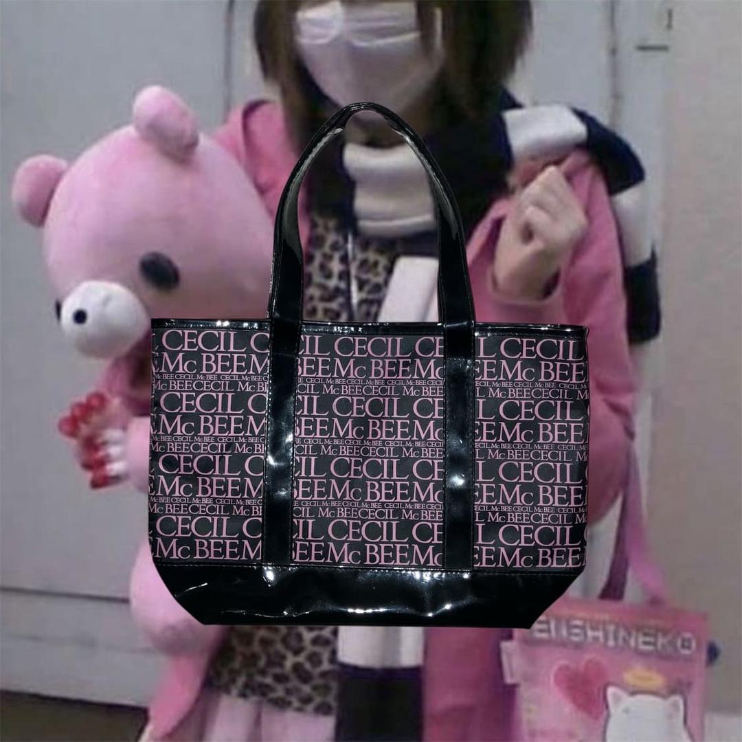Cecil Mcbee 세실맥비 에나멜 블랙핑크 로고 토트백 갸루 | 후루츠패밀리