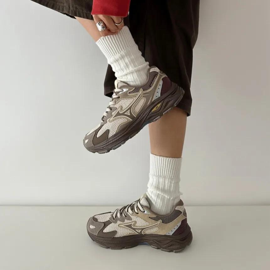 미즈노 레이서 S 모카 브라운