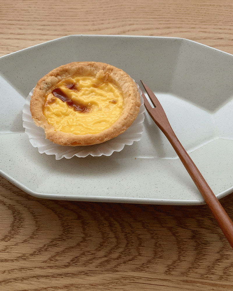 Paper plate (2c)