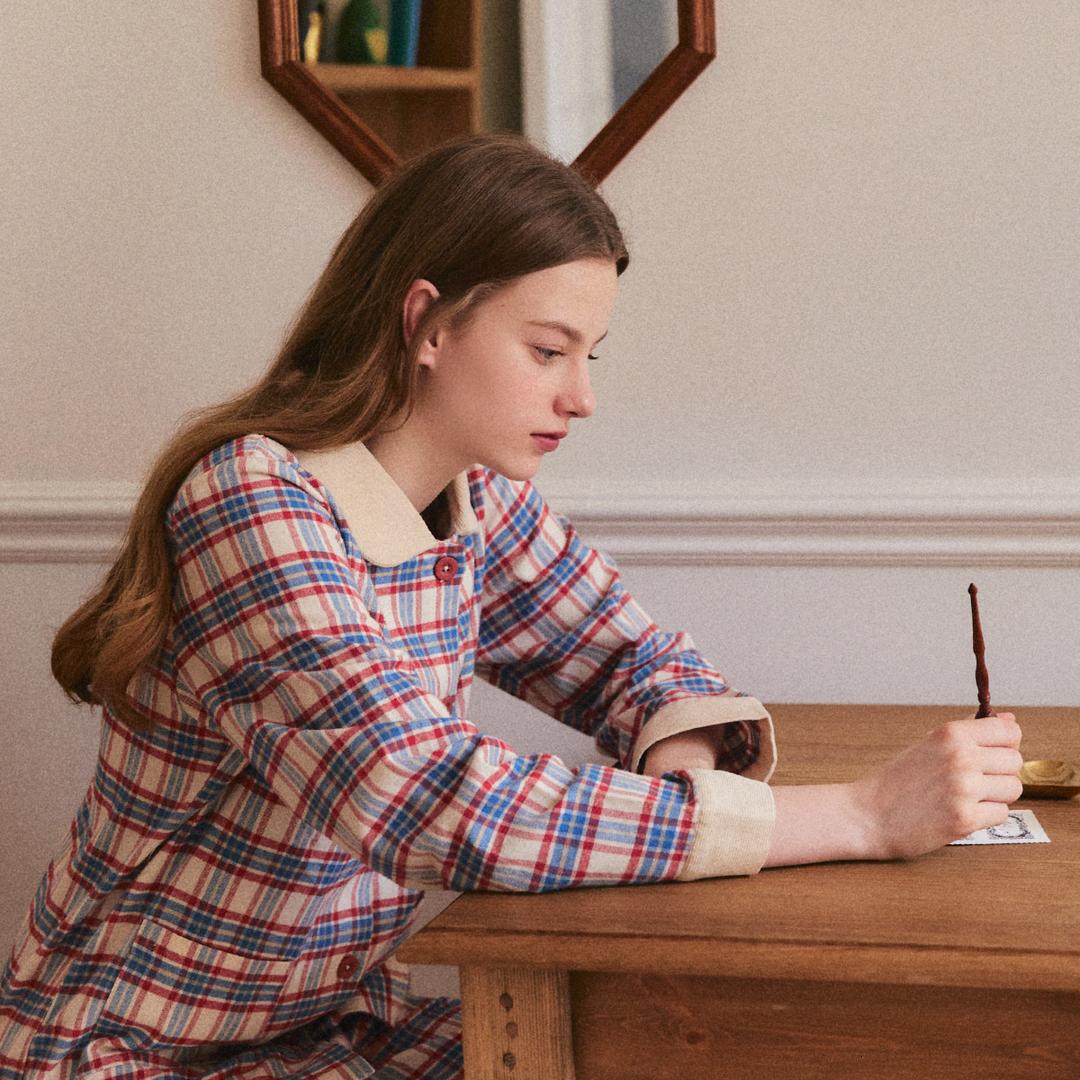 <b style="font-weight: 600 !important