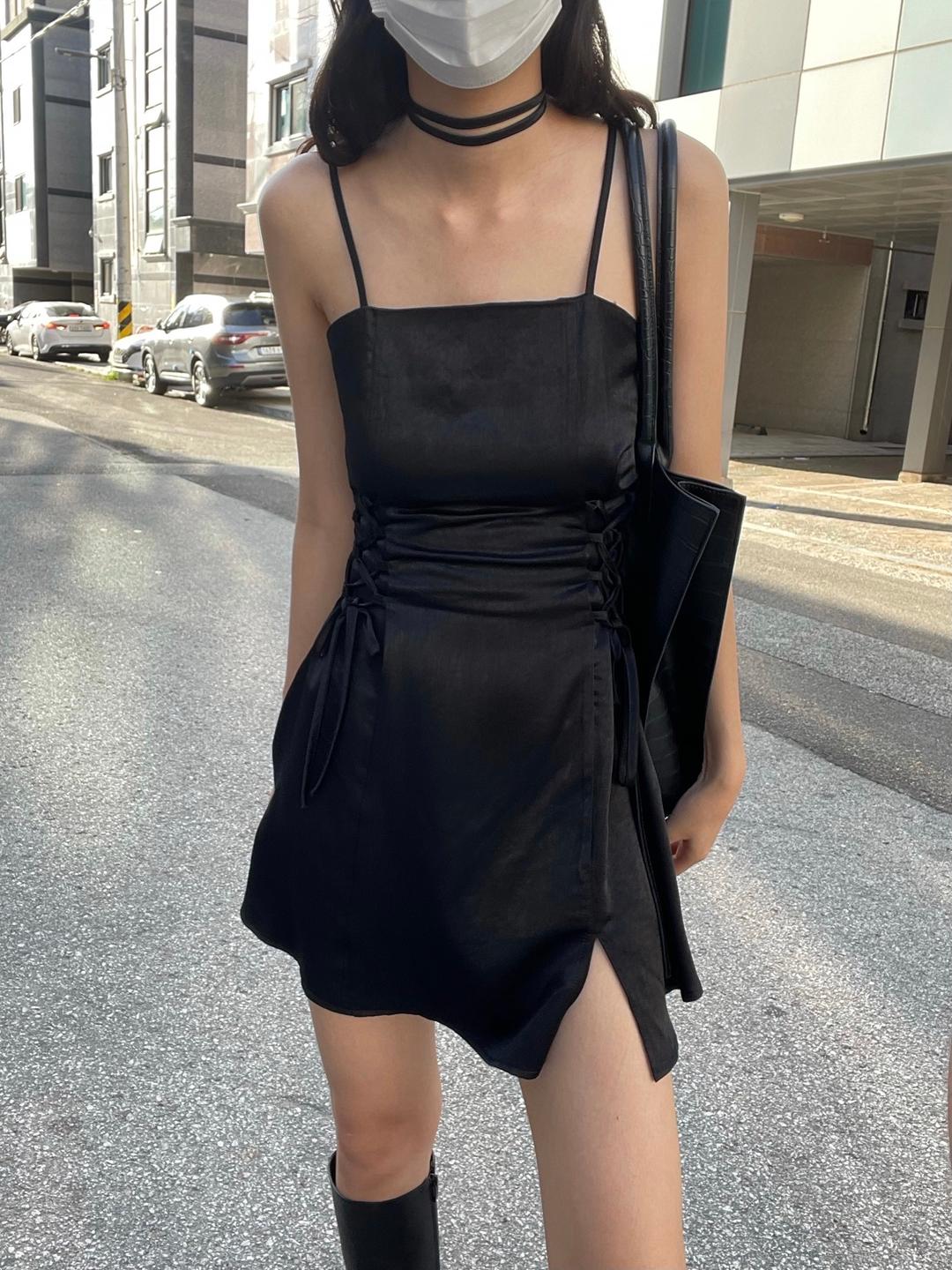 Silky square eyelet ops