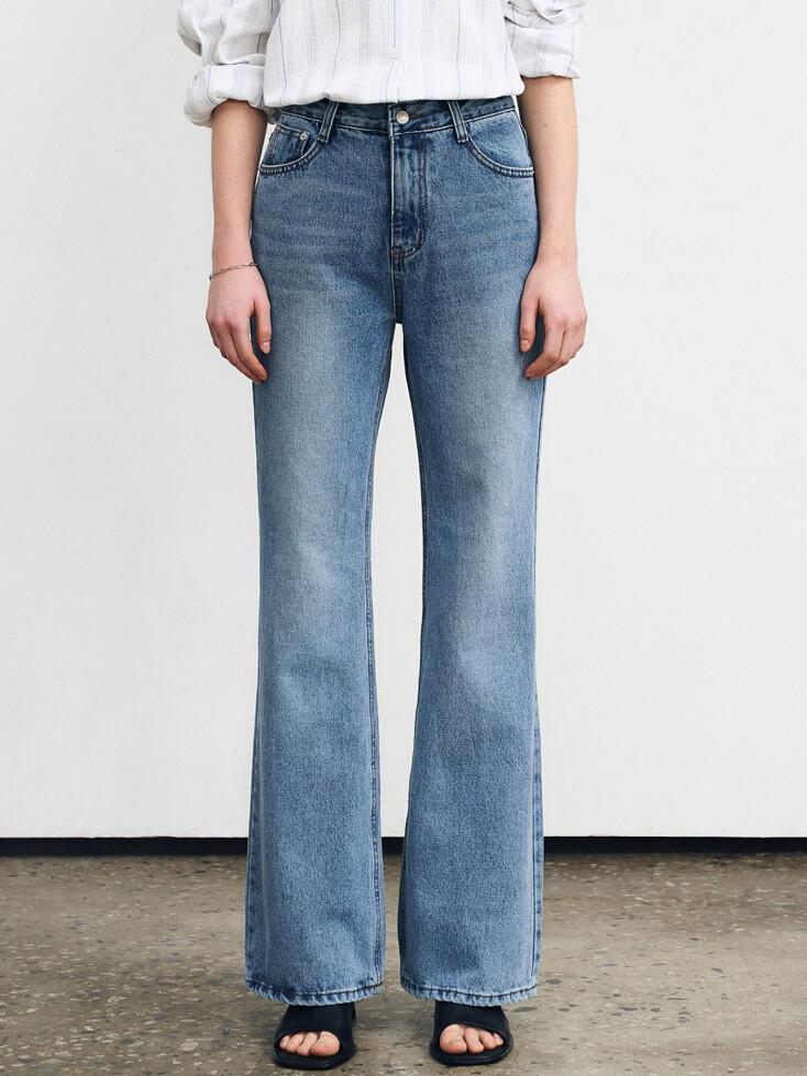 LW224 에센셜 세미 부츠컷 라인 데님 팬츠