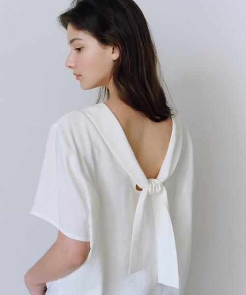 Back tie half blouse