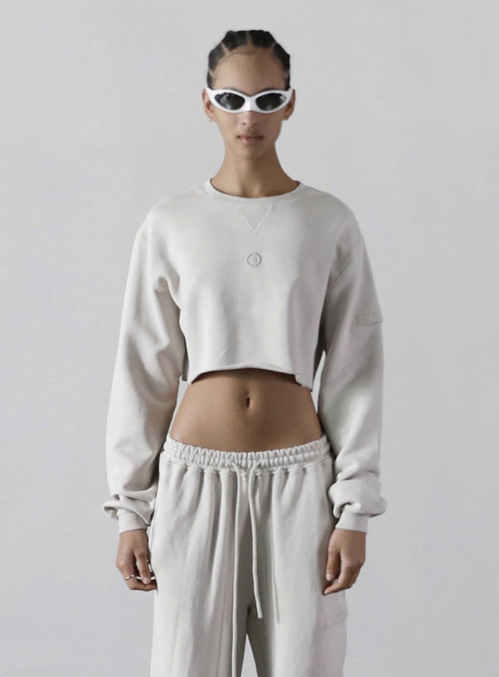 [ep2-sweatshirt22-006]올드이펙트 크롭 맨투맨 - 스튜디오