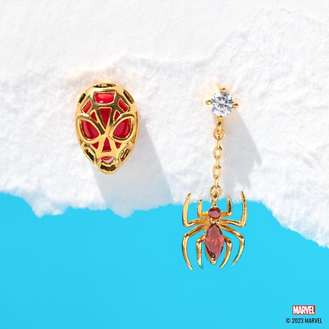 Marvel's Spider-Man Studs - Gold