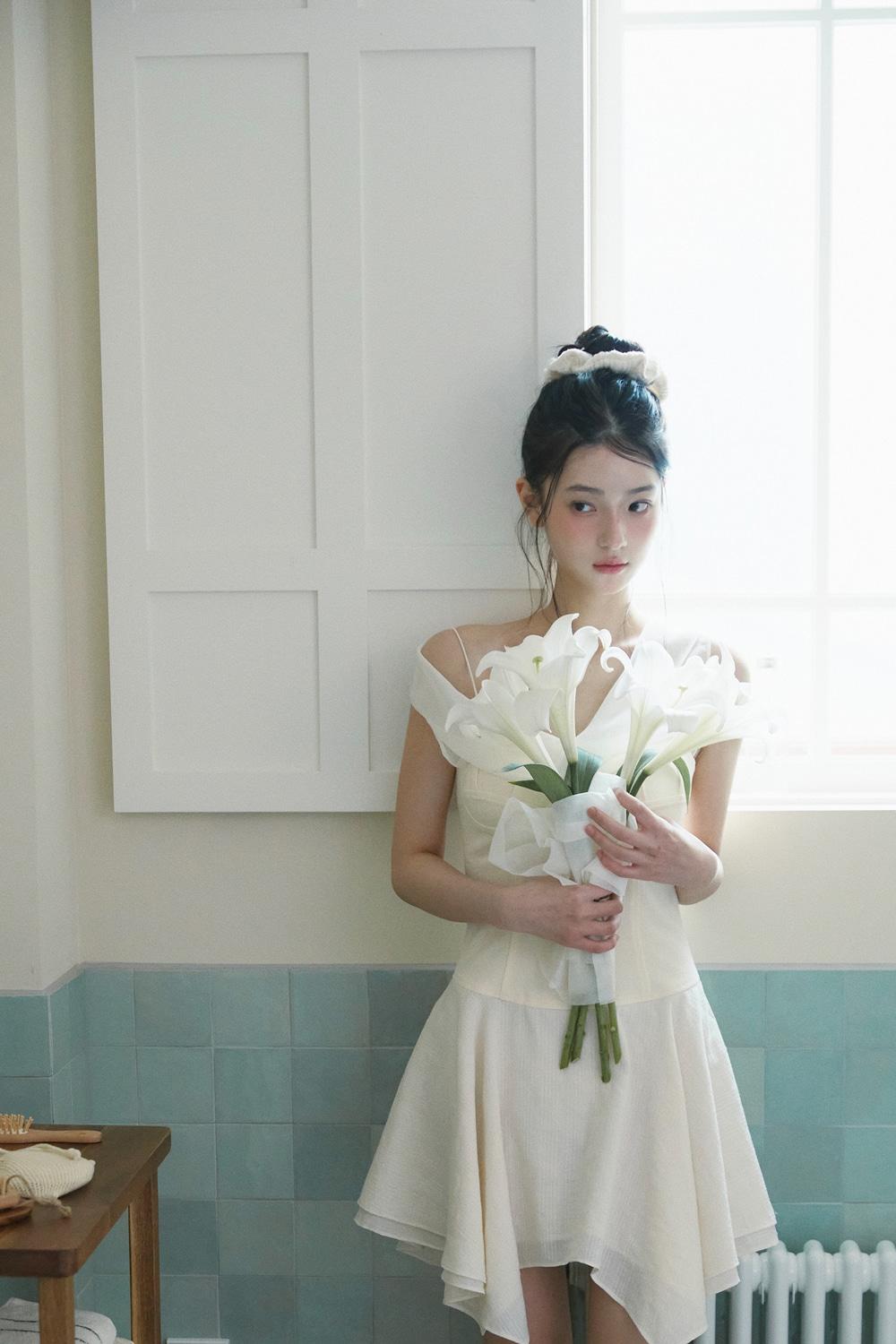 엘리즈 크림 원피스