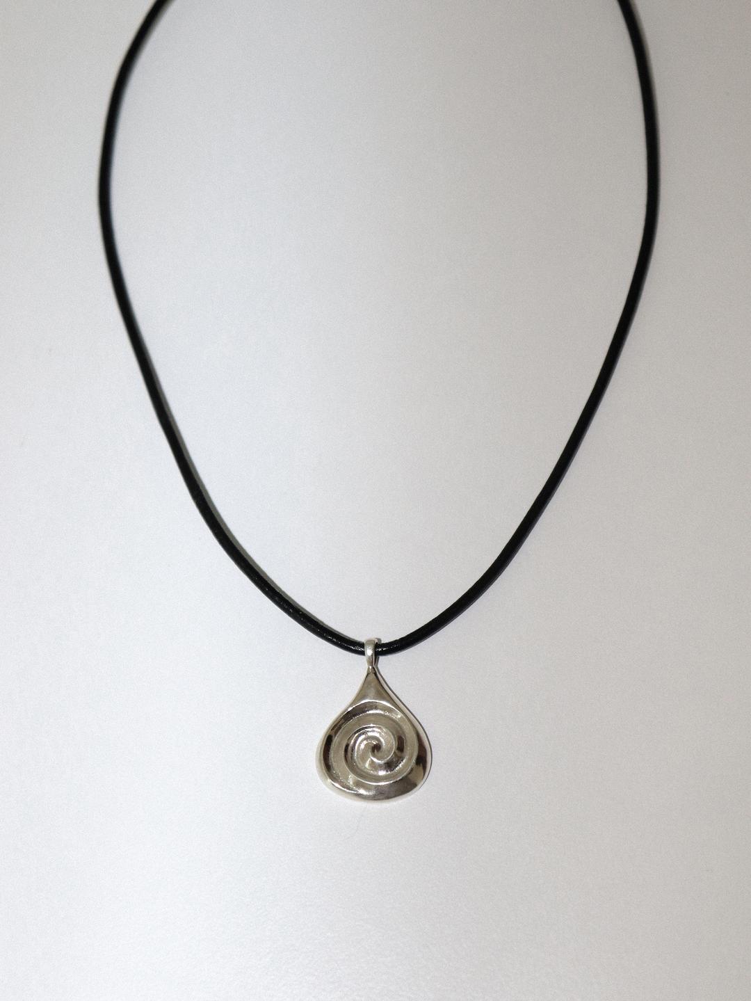 SPIRAL NECKLACE (GLOSSY)