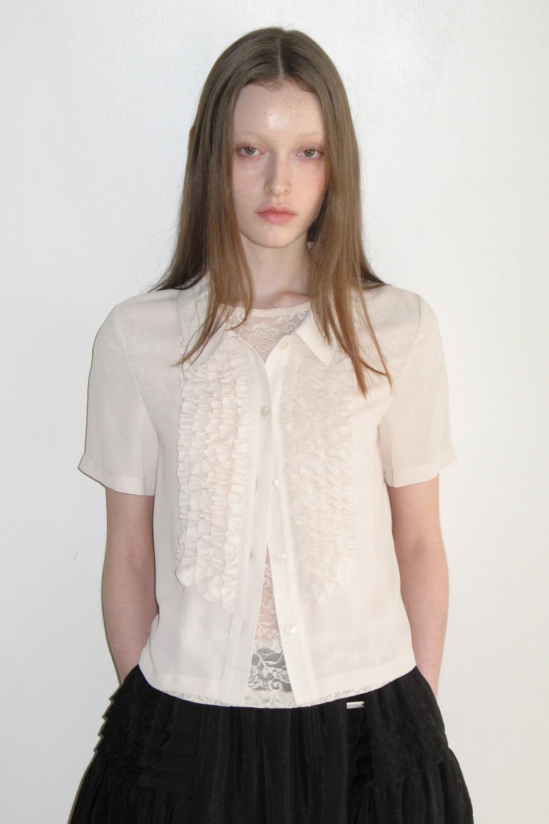 FRILL HALF BLOUSE (YOUNG BEIGE)