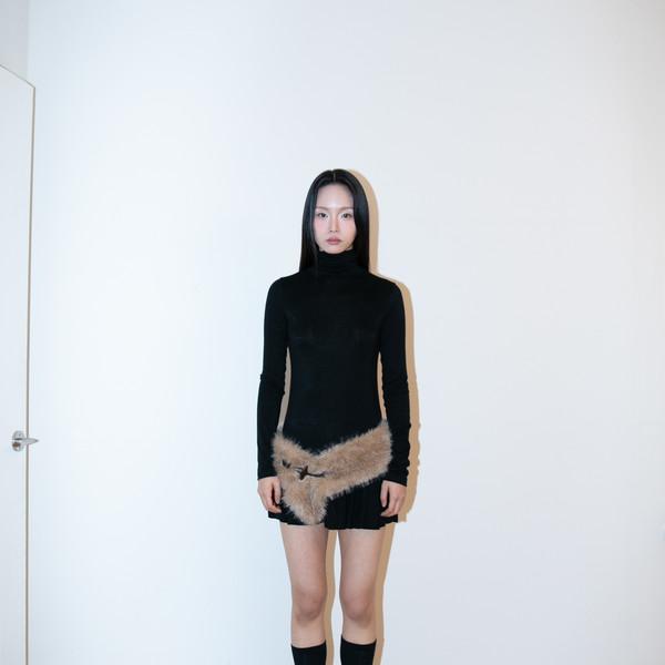 TOGGLE FUR BELT (BEIGE)