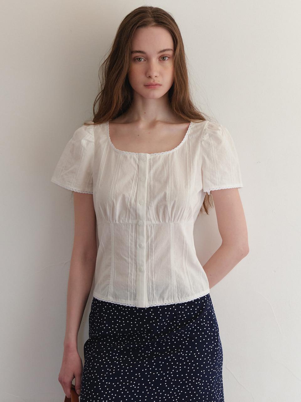 A SQUARE NECK LACE BLOUSE__IVORY