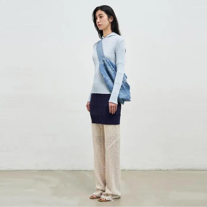 [셀럽PICK] Flower Jacquard Denim Triangle Bag  Blue (AG64D3B10P)