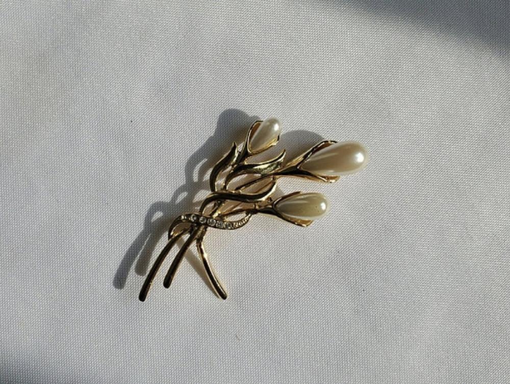 [중고] Pearl  Bouquet brooch