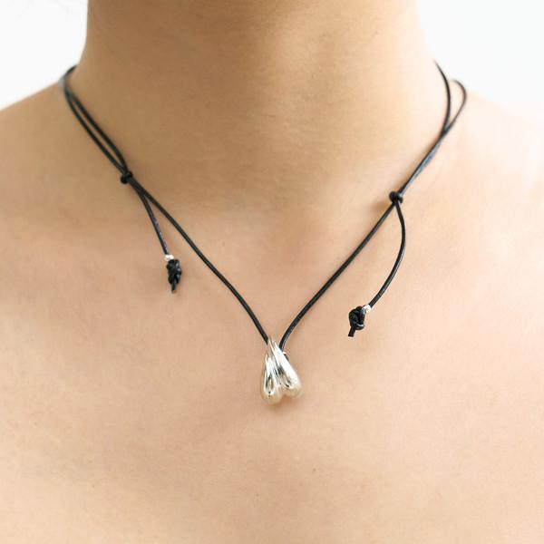 빌러브드 레더 네크리스 BELOVED LEATHER NECKLACE