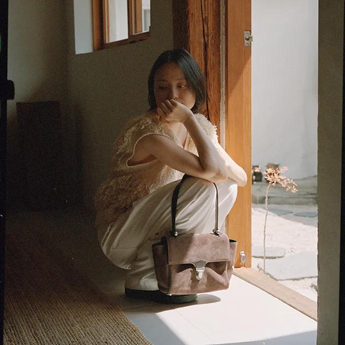 [29CM 단독] BRIEF BAG MINI_ESPRESSO SUEDE