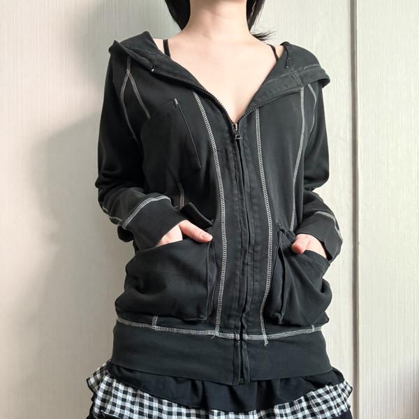 Stitch point hood zip up
