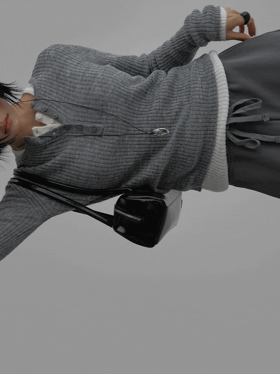 버튼슬림헨리넥니트