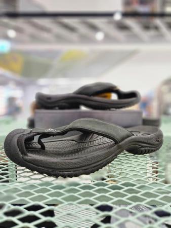 이런 상품 어때요? 킨 KEEN 와이메아 PCL 블랙 여성 슬리퍼 슬라이드 조리 KNSO4E112 BK