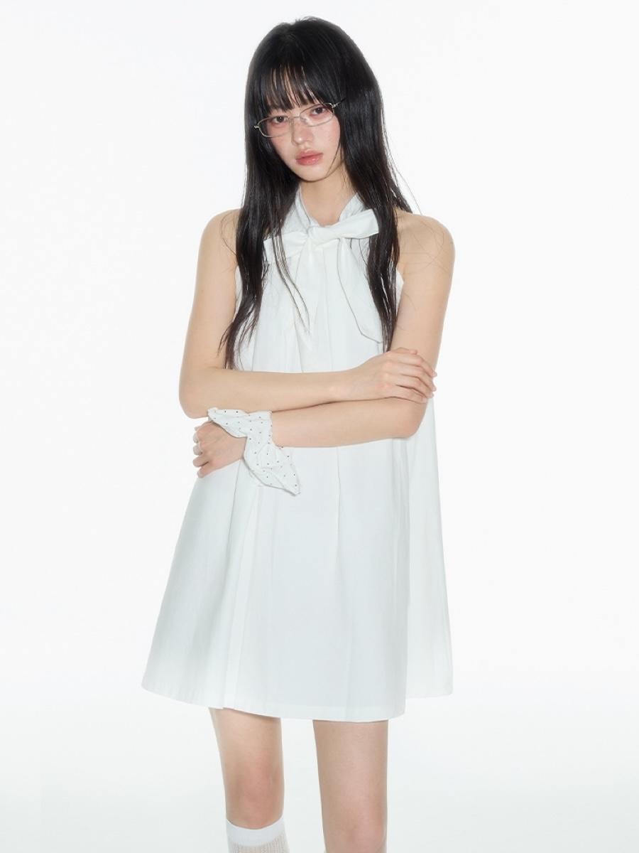 Onthereverse Pure Halter Ribbon Dress