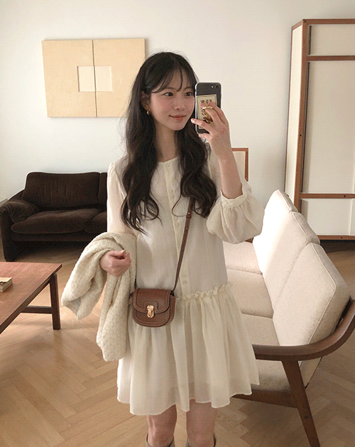 오디너리먼트 홀릭 프릴 셔링 미디 원피스 2color!