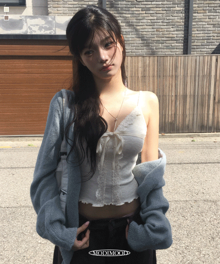 [레이어드/코디추천] MD극찬🖤 너에게 레이스 프릴 슬리브리스 나시 - 2color