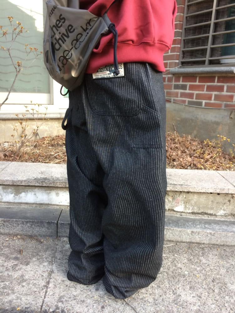 [3/4 입고 예정] [unisex] 핀 스트라이프 카펜터 와이드 팬츠