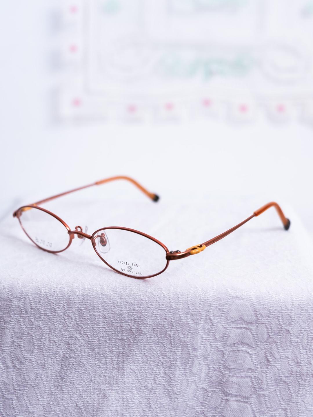 A.V.V METAL FRAME GLASSES WITH STAR DETAIL