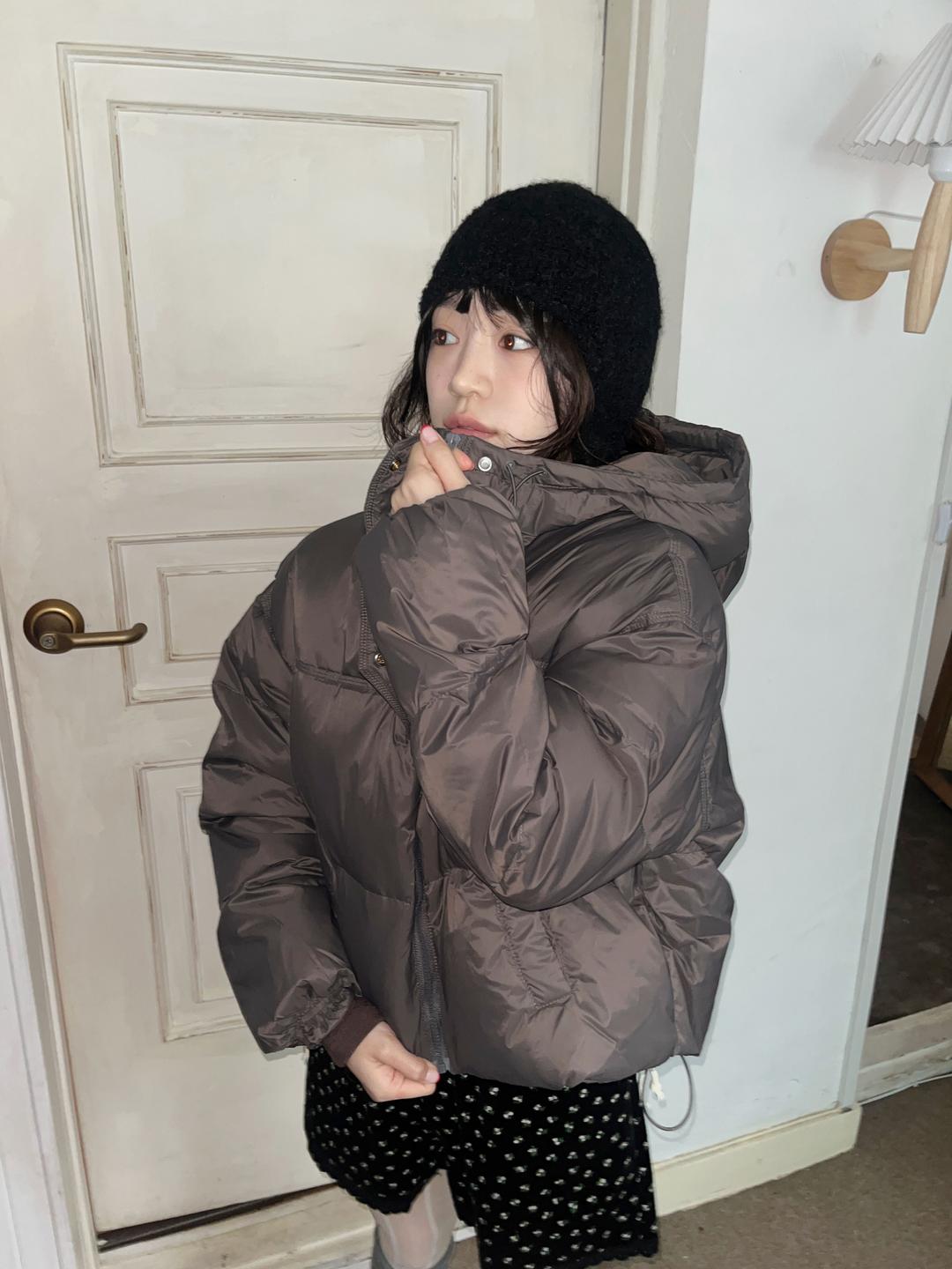 김아홉 다크 컬러 후디 덕다운JP