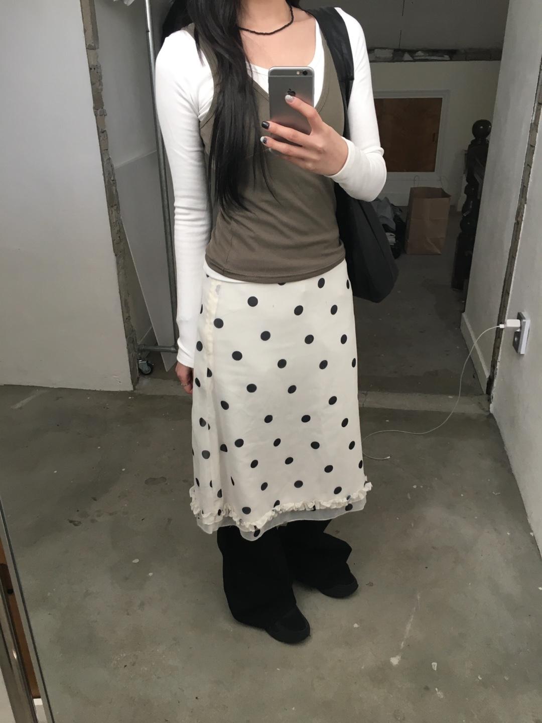 도심 도트 미디 스커트 (1color)