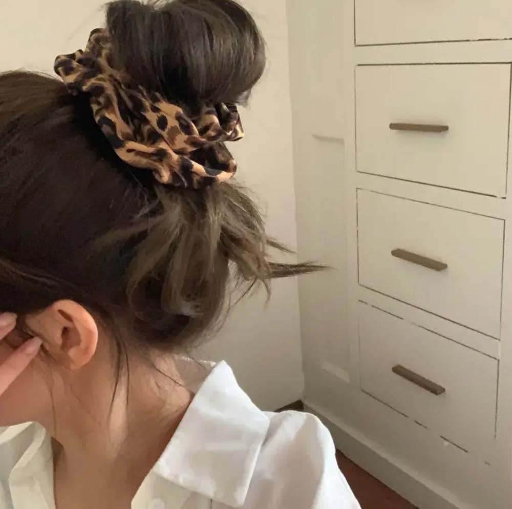 호피무늬 레오파드 올림머리스크런치 곱창밴드