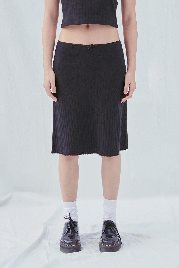 Pure Black MidiSkirt 5%