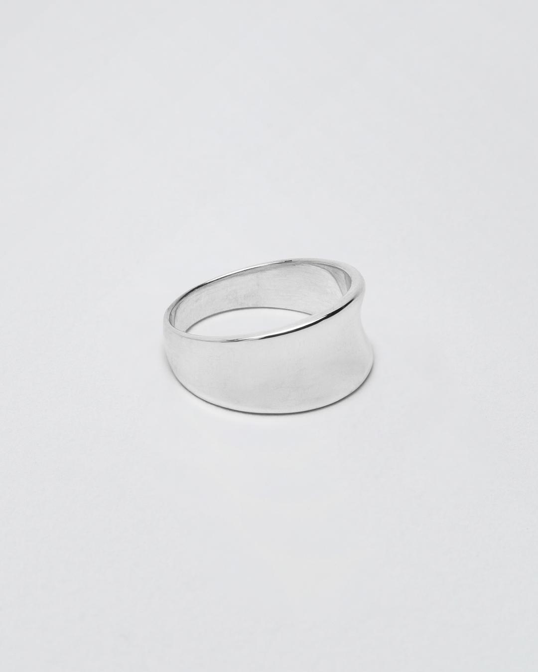 Short Curved Ring
