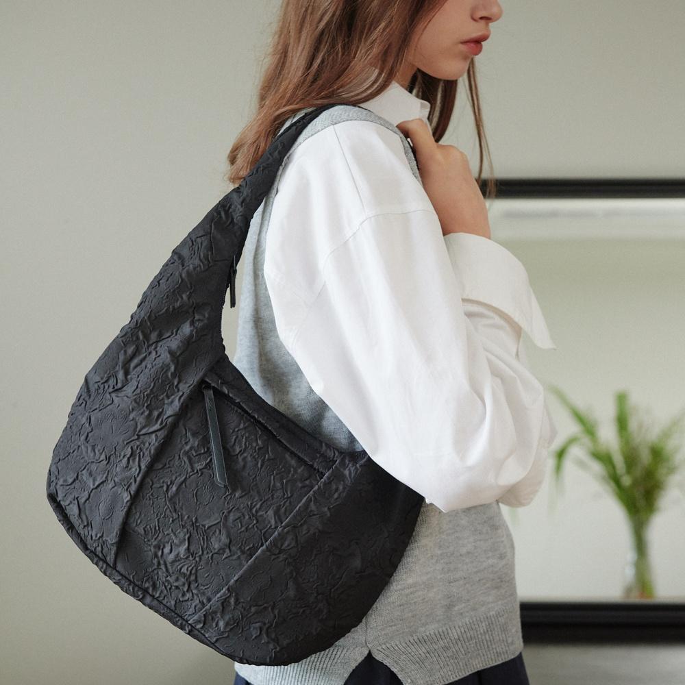 [bym]oval bag - wrinkle black