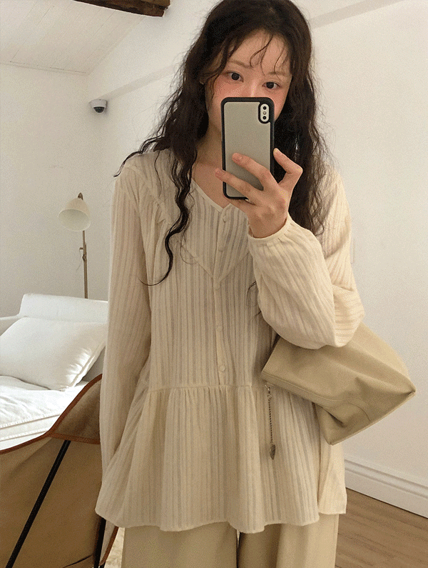 스프링콤마 멜로운 스트라이프플레어브이넥블라우스 (기모) (11월 19-20일 순차 발송예정)