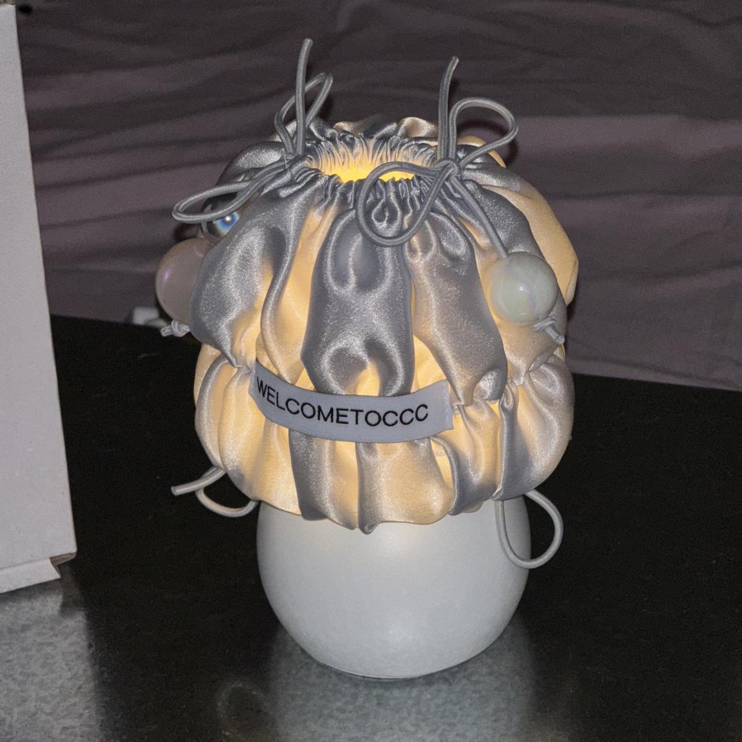 Pre Oder 10% Totti Lamp (Light Grey)