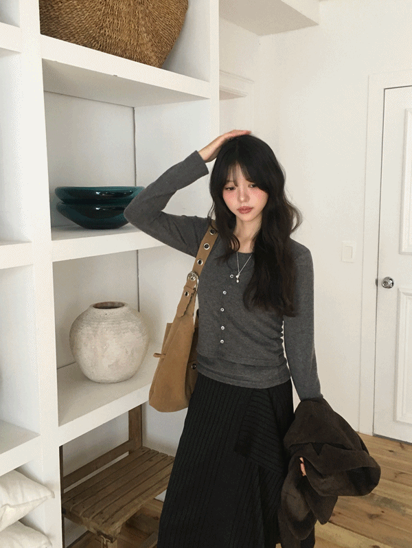 무드인슬로우 [홀터넥/레이어드/하객룩/연말룩/크리스마스룩]로망 뷔스티에 기모티셔츠