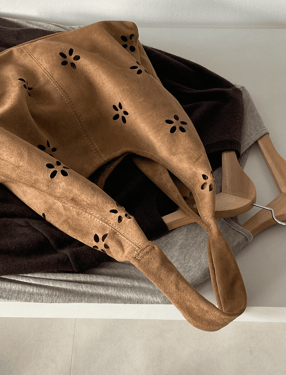 빈티지 펀칭 스웨이드 숄더 백 (3c)