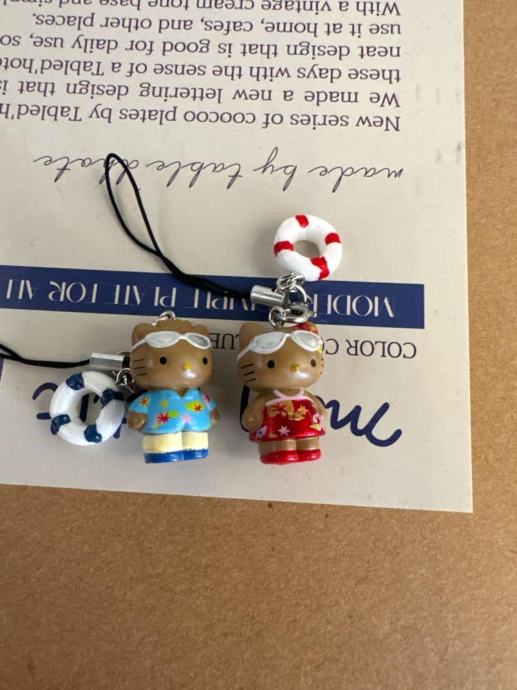 made / 커플 헬로키티 튜브 키링