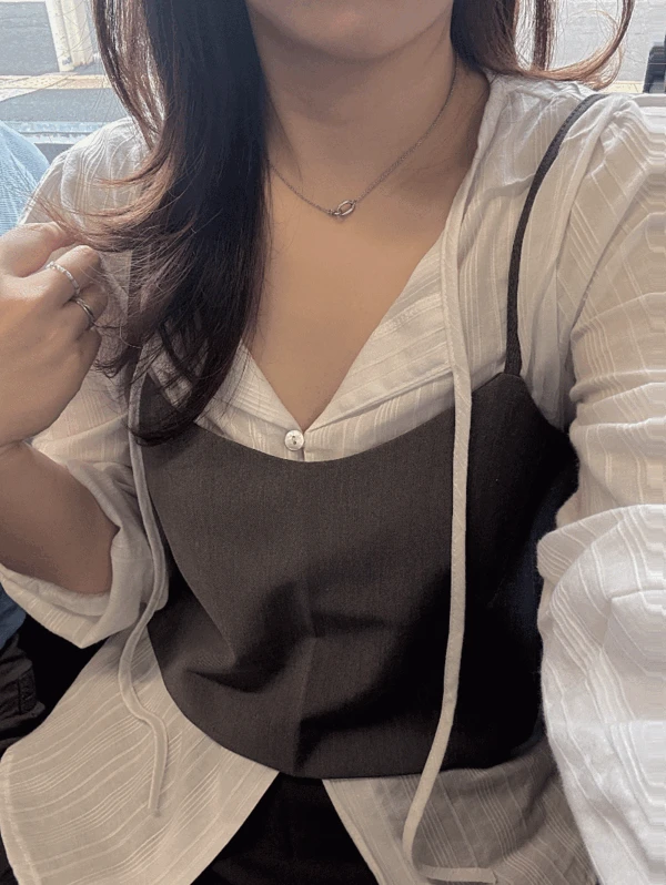 위켄드 스트랩 크롭 뷔스티에