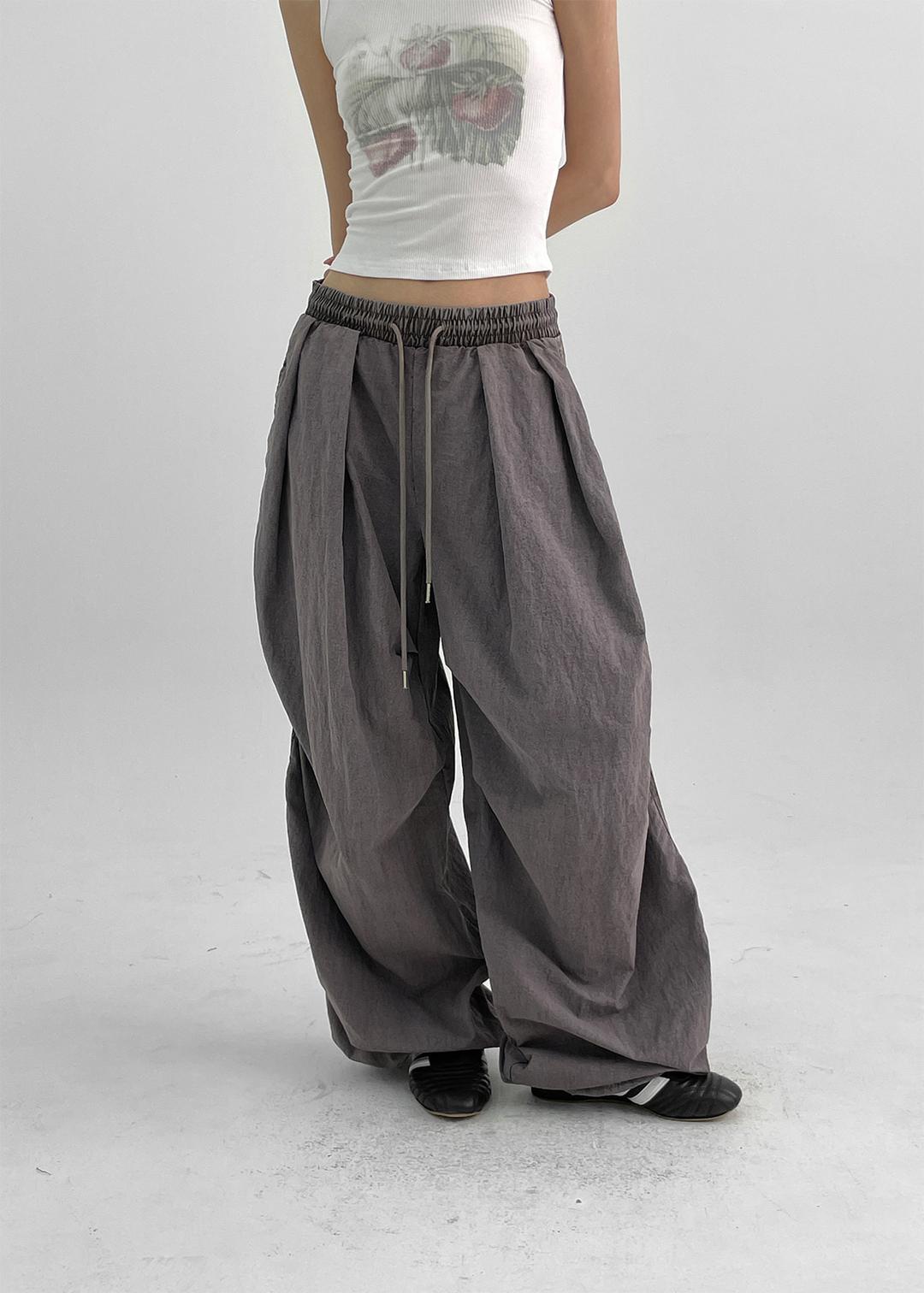 블랙업 (UNISEX) 쥬벨 트랙핀턱 나일론 스트링팬츠