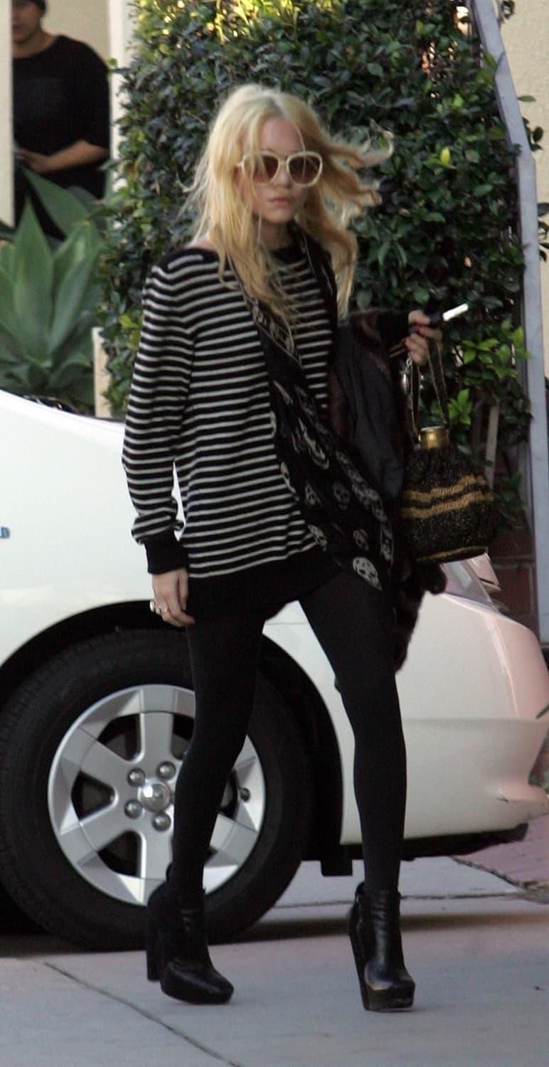 Alexander McQueen Scarf Black | 후루츠패밀리