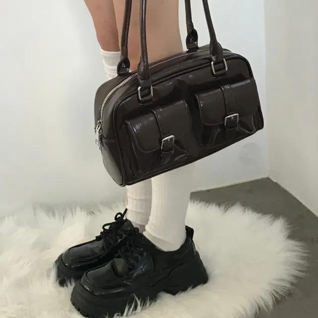 [활용도 대박🩶]바게트 투포켓 버클 숄더백